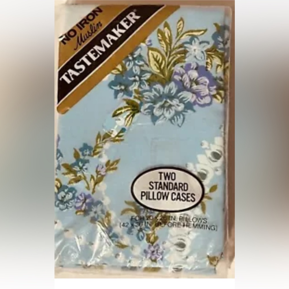 Tastemaker Standard Pillowcases No Iron Muslin Cotton Poly Blue Floral USA New